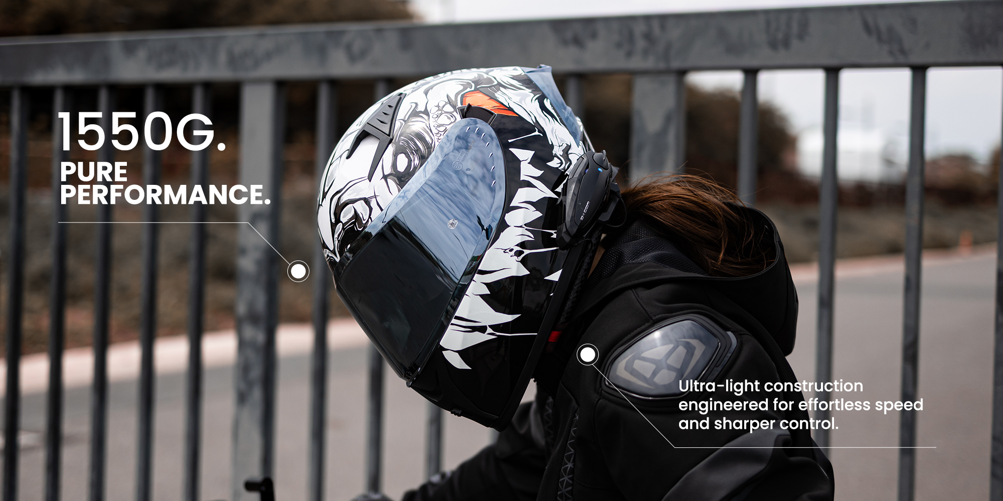 1500G. PURE PERFORMANCE.
Ultra-light construction engineered for effortless speed and sharper control.